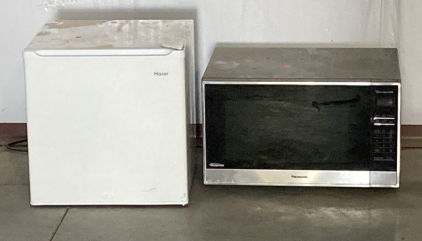 Mini Fridge(Non-Functional), Microwave(Untested)