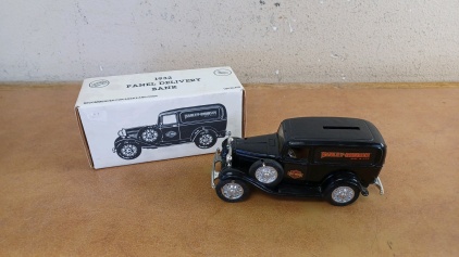 Ertl Harley Davidson 1932 Panel Delivery Bank Collectible