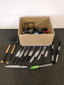 Knives, Spatulas, and More Kitchen utensils
