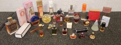 Various Great Smelling Ladies Perfume