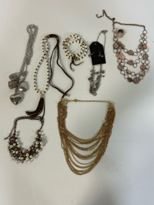 Assorted Jewelry Pieces