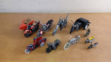 Harley Davidson/Motorcycle Models and Collectibles