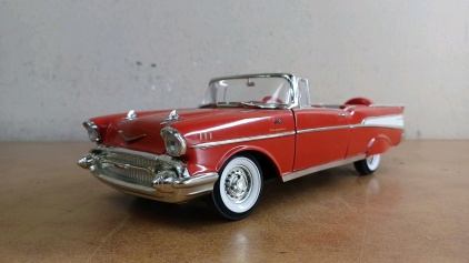 Ertl 1:18 Scale '57 Chevrolet Bel Air Collectible