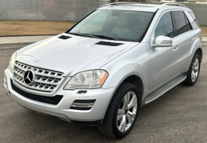 2011 MERCEDES ML350 - AWD - HEATED SEATS!