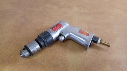 Universal Tool Pneumatic 3/8" Drill