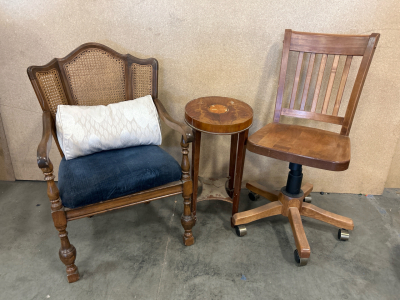 (2) Chairs & (1) Side Table