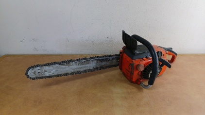 Homelite 330 Chainsaw