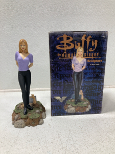 Limited Edition 12&rdquo; Buffy The Vampire Slayer Sculpture w/Box