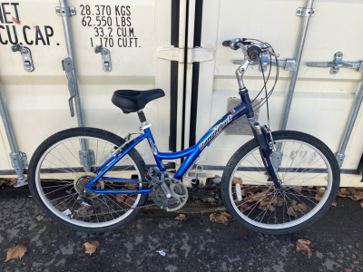 26&rdquo; Blue Diamondback Bike