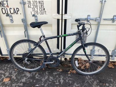 26&rdquo; Grey Huffy Strobe Bike