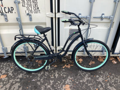 26&rdquo; Black Schwinn Bike