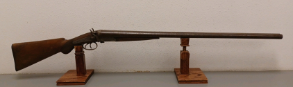 W.M. Moore & Co. 5x5 Hammer Gun 12-Gauge Shotgun Wall Hanger