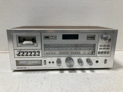 Soundesign PLL AM-FM Stereo Receiver/Cassette Recorder/8-Track Player