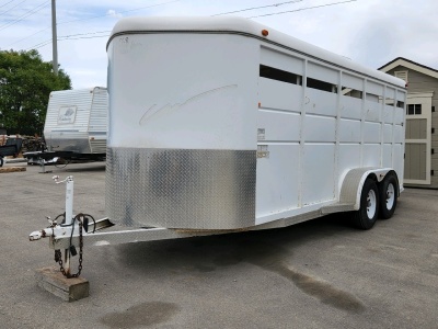 2004 20' C&B Horse Trailer