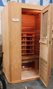 (1) Miracle Heat 2-Person Infrared Sauna