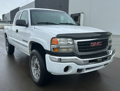 2006 GMC SIERRA 2500HD - 4X4!