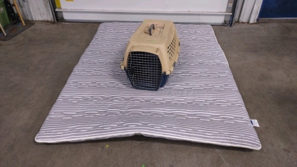 Queen Size Japanese Floor Tatami w/ A 26"x 17"x 16&frac12;" (Tan) Pet Carrier Kennel