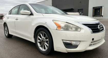 2013 NISSAN ALTIMA - GOOD COMMUTER!
