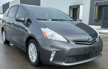 2012 TOYOTA PRIUS V THREE - BLUESTOOTH STEREO!