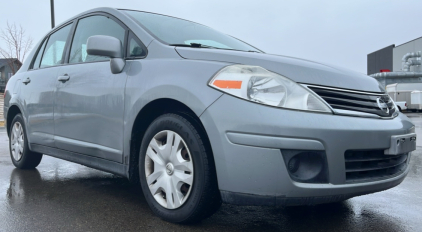2010 NISSAN VERSA - GOOD COMMUTER!