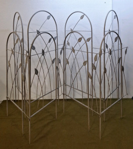 (1) 8-Piece Metal, Garden/Flowerbed Decorative Fence