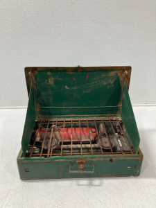 Vintage Coleman Model 413E Two Burner Gas Camp Stove