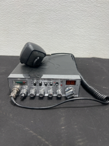 Cobra 29 LTD Classic AM/FM Professional CB Radio - Easy to Operate, Emergency Radio, Instant Channel 9, 4-Watt Output, Full 40 Channels, Adjustable Receiver and SWR Calibration, Black