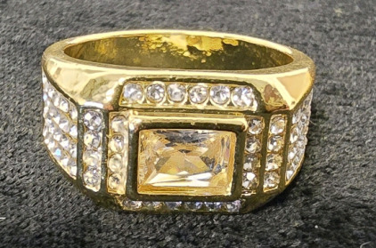 Mens Gold Toned With Stones Memorabilia Ring- Size 12