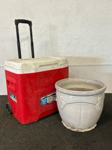 Igloo Rolling Cooler and Flower Pot