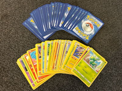 (100) Collectible Pok&eacute;mon Cards