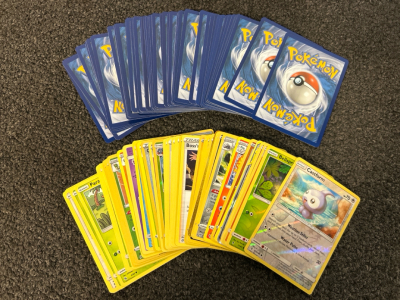 (100) Collectible Pok&eacute;mon Cards