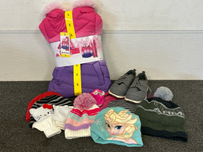 Snozu 2-Peice Snow Set, Beanies, Gloves and Pair Of Boys Size 6 Shoes