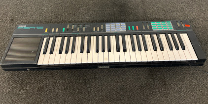 Yamaha PSR-12 Keyboard