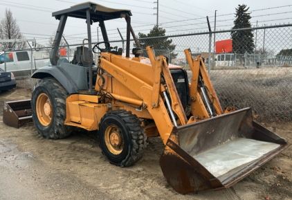 2000 CASE SKIP LOADER - PUSHER BLADE - RUNS WELL
