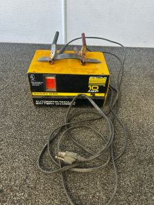 Automatic/Manual Battery Charger