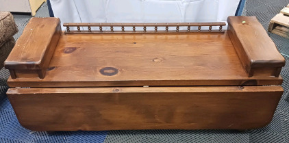 (1) Expandable Wooden Coffee Table w/ Hidden Storage - 53&frac34;"x42"x20"