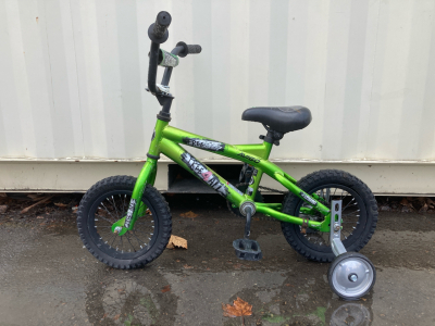 12&rdquo; Green Avigo Bike w/Training Wheels