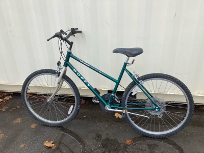 26&rdquo; Green Huffy Mojave Gulch 15 Speed Bike