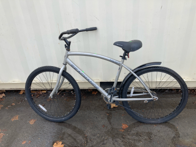 26&rdquo; Silver Kent Seachange Bike