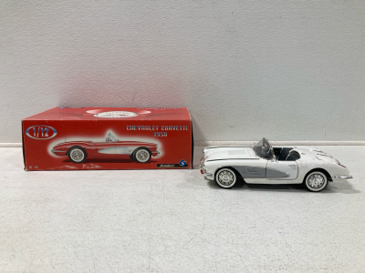 1/12th Scale 18" 1958 Chevrolet Corvette Model Car