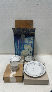 20-Piece Johann Haviland Bavaria Germany Fine China (Blue Garland Pattern)