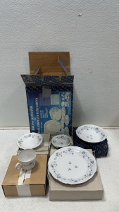 20-Piece Johann Haviland Bavaria Germany Fine China (Blue Garland Pattern)