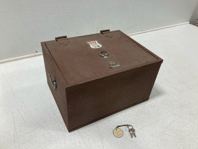 Vintage Hercules Safe w/Keys (9&rdquo; x 16&rdquo; x 12.5&rdquo;)