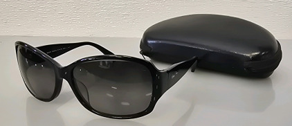 Maui Jim MJ295-02 Womans Sunglasses In Case- Lens Will Need Work