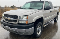 2004 CHEVROLET SILVERADO 2500 - DIESEL - 4X4!