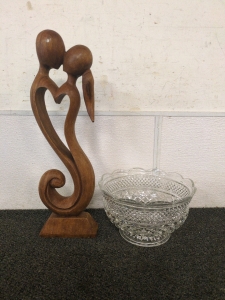 Kissing Couple Statue and Beautiful Glass Bowl
