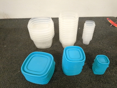 Tupperware set