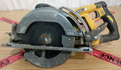 DeWalt Cordless Circular Saw DCS577