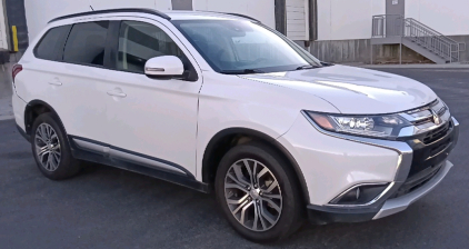 2016 MITSUBISHI OUTLANDER - AWD - 3RD ROW SEATING!