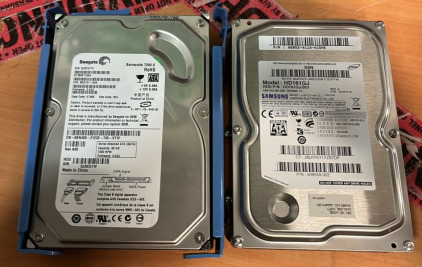(1) Seagate Barracuda 7200.9 Hard Drive (1) Samsung HD161GJ Hard Drive